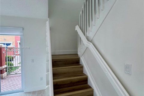 Touwnhouse à louer à Doral, Floride: 3 chambres, 112.41 m2 № 2012077 - photo 9