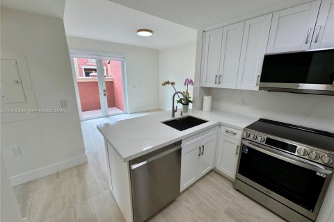 Touwnhouse à louer à Doral, Floride: 3 chambres, 112.41 m2 № 2012077 - photo 3