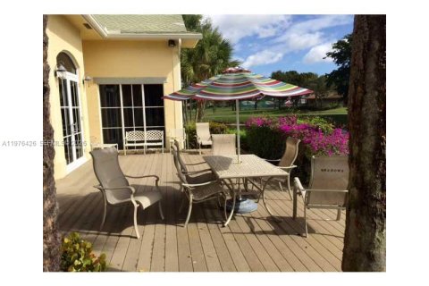 Condo in Boynton Beach, Florida, 2 bedrooms  № 2042866 - photo 17