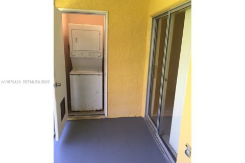 Condo in Boynton Beach, Florida, 2 bedrooms  № 2042866 - photo 13