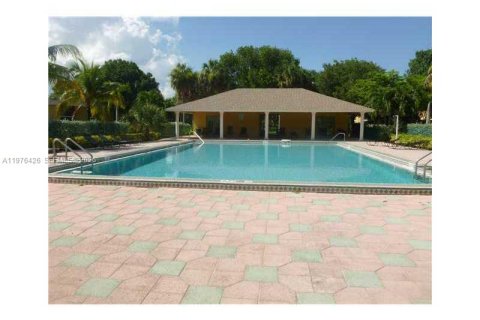 Condo in Boynton Beach, Florida, 2 bedrooms  № 2042866 - photo 15