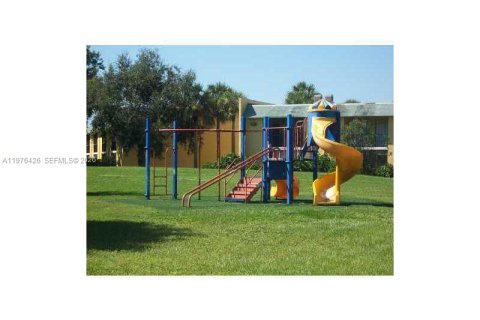 Condo in Boynton Beach, Florida, 2 bedrooms  № 2042866 - photo 19