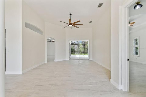 Casa en venta en Port Charlotte, Florida, 4 dormitorios, 243.22 m2 № 1840371 - foto 4