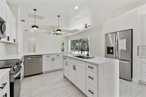 Casa en venta en Port Charlotte, Florida, 4 dormitorios, 243.22 m2 № 1840371 - foto 6