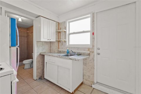 Immobilier commercial à vendre à Gulfport, Floride: 8 chambres, 295.15 m2 № 1876309 - photo 10