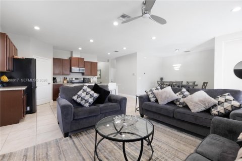 Casa en venta en Homestead, Florida, 4 dormitorios, 167.13 m2 № 2390307 - foto 14