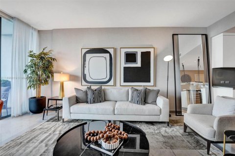 Condo in Miami, Florida, 1 bedroom № 2016262 - photo 7