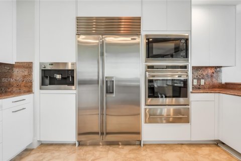 Copropriété à vendre à Bal Harbour, Floride: 2 chambres, 177.72 m2 № 1987526 - photo 11