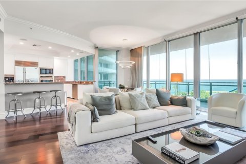 Copropriété à vendre à Bal Harbour, Floride: 2 chambres, 177.72 m2 № 1987526 - photo 3