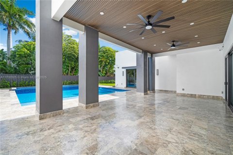 House in Palmetto Bay, Florida 5 bedrooms, 544.13 sq.m. № 1454249 - photo 10