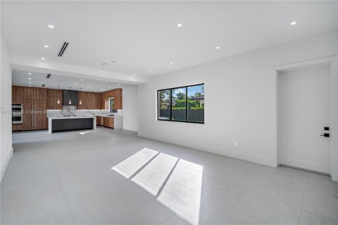 House in Palmetto Bay, Florida 5 bedrooms, 544.13 sq.m. № 1454249 - photo 24