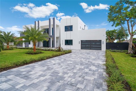 House in Palmetto Bay, Florida 5 bedrooms, 544.13 sq.m. № 1454249 - photo 13
