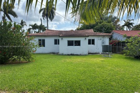 Villa ou maison à louer à Miami Beach, Floride: 3 chambres, 121.89 m2 № 1946392 - photo 18