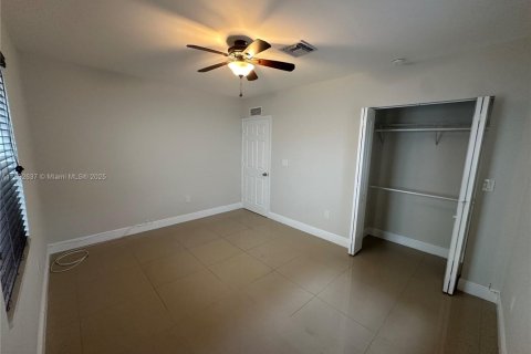 Villa ou maison à louer à Miami Beach, Floride: 3 chambres, 121.89 m2 № 1946392 - photo 13