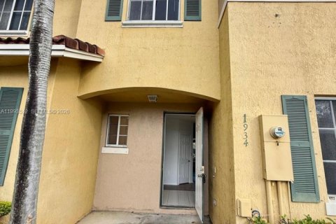 Adosado en venta en North Lauderdale, Florida, 3 dormitorios, 149.94 m2 № 2055805 - foto 2