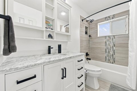 Villa ou maison à louer à Margate, Floride: 4 chambres, 135.92 m2 № 2382691 - photo 5