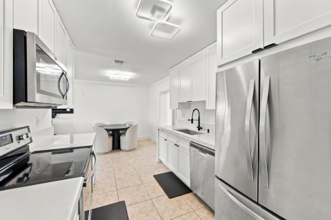 Villa ou maison à louer à Margate, Floride: 4 chambres, 135.92 m2 № 2382691 - photo 4