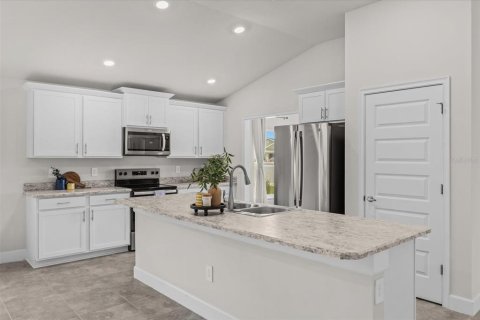 House in St. Lucie, Florida 3 bedrooms, 165.64 sq.m. № 2393620 - photo 12