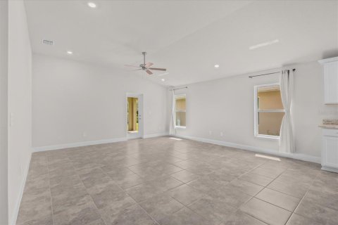 House in St. Lucie, Florida 3 bedrooms, 165.64 sq.m. № 2393620 - photo 15