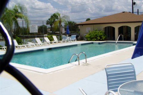 Condominio en alquiler en Punta Gorda, Florida, 2 dormitorios, 79.9 m2 № 1780644 - foto 10