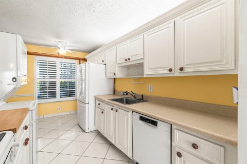 Condo in Delray Beach, Florida, 2 bedrooms  № 2086488 - photo 6