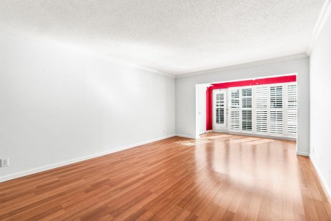 Condo in Delray Beach, Florida, 2 bedrooms  № 2086488 - photo 12