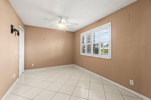 Condo in Delray Beach, Florida, 2 bedrooms  № 2086488 - photo 17
