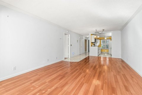 Condo in Delray Beach, Florida, 2 bedrooms  № 2086488 - photo 14