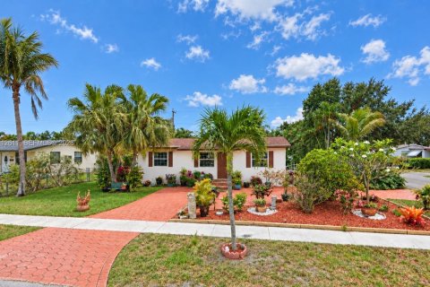 Villa ou maison à Hollywood, Floride 3 chambres, 85.47 m2 № 2439360