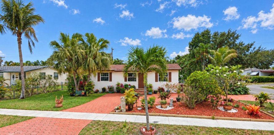 Villa ou maison à Hollywood, Floride 3 chambres, 85.47 m2 № 2439360