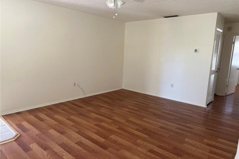 Copropriété à louer à Sarasota, Floride: 2 chambres, 77.76 m2 № 2096383 - photo 4