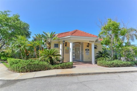 Villa ou maison à vendre à Sarasota, Floride: 3 chambres, 167.87 m2 № 2219649 - photo 18
