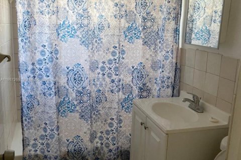 Купить кондоминиум в Норт-Майами, Флорида 1 спальня, 57.23м2, № 2048894 - фото 14