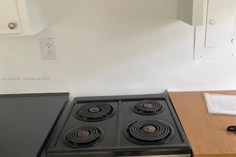 Купить кондоминиум в Норт-Майами, Флорида 1 спальня, 57.23м2, № 2048894 - фото 7