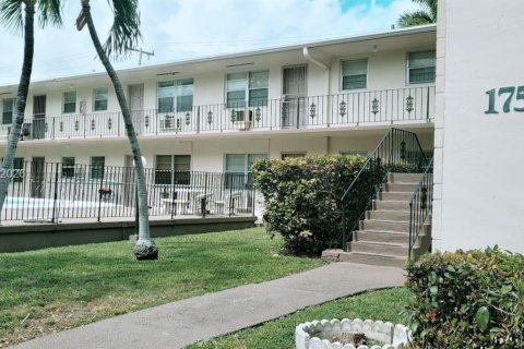 Купить кондоминиум в Норт-Майами, Флорида 1 спальня, 57.23м2, № 2048894 - фото 22