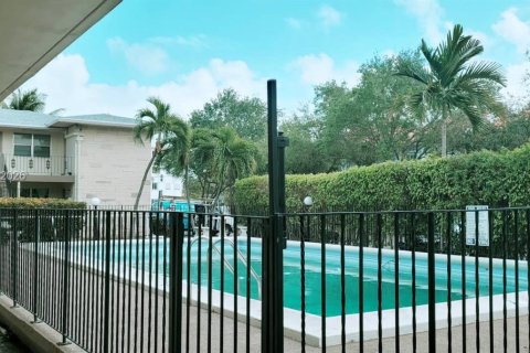 Купить кондоминиум в Норт-Майами, Флорида 1 спальня, 57.23м2, № 2048894 - фото 19