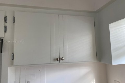 Купить кондоминиум в Норт-Майами, Флорида 1 спальня, 57.23м2, № 2048894 - фото 12