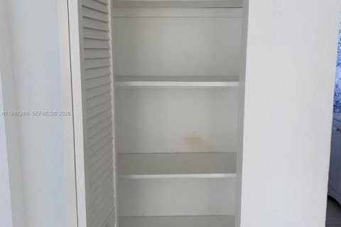 Купить кондоминиум в Норт-Майами, Флорида 1 спальня, 57.23м2, № 2048894 - фото 11