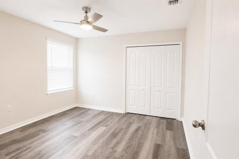 Townhouse in Davenport, Florida 3 bedrooms, 183.95 sq.m. № 2228072 - photo 8
