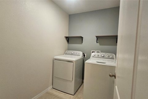 Townhouse in Davenport, Florida 3 bedrooms, 183.95 sq.m. № 2228072 - photo 11