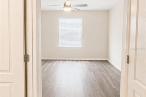 Townhouse in Davenport, Florida 3 bedrooms, 183.95 sq.m. № 2228072 - photo 6