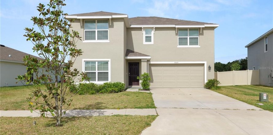 House in Zephyrhills, Florida 4 bedrooms, 220.27 sq.m. № 1626443