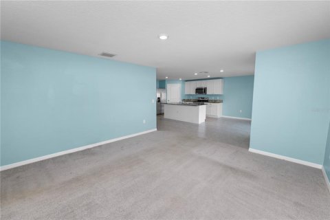 House in Zephyrhills, Florida 4 bedrooms, 220.27 sq.m. № 1626443 - photo 12