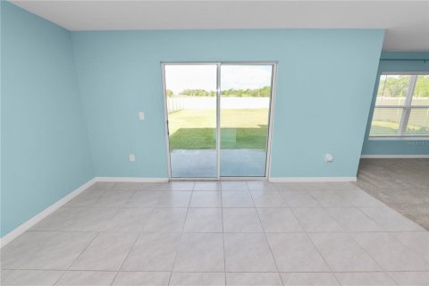 House in Zephyrhills, Florida 4 bedrooms, 220.27 sq.m. № 1626443 - photo 7