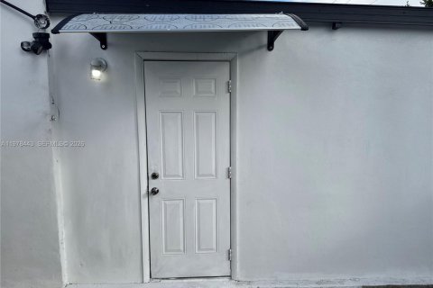 Commercial property in Miami Gardens, Florida 1 bedroom, 103.12 sq.m. № 2042099 - photo 10