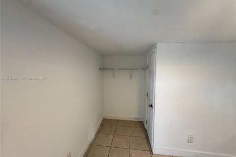 Commercial property in Miami Gardens, Florida 1 bedroom, 103.12 sq.m. № 2042099 - photo 5