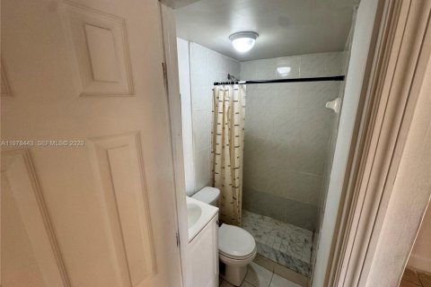 Commercial property in Miami Gardens, Florida 1 bedroom, 103.12 sq.m. № 2042099 - photo 6