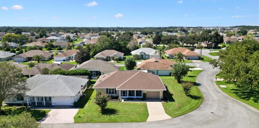 Villa ou maison à Summerfield, Floride 2 chambres, 158.49 m2 № 2414964