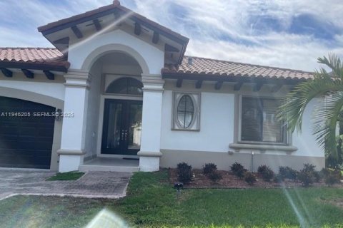 Casa en alquiler en Cutler Bay, Florida, 4 dormitorios, 231.88 m2 № 2003197 - foto 3