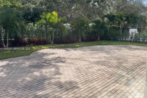 Casa en alquiler en Cutler Bay, Florida, 4 dormitorios, 231.88 m2 № 2003197 - foto 24